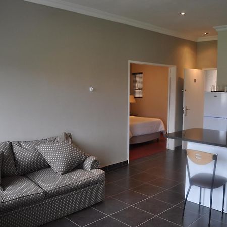 Vetho 2 Apartments Or Tambo Airport Kempton Park Exterior foto